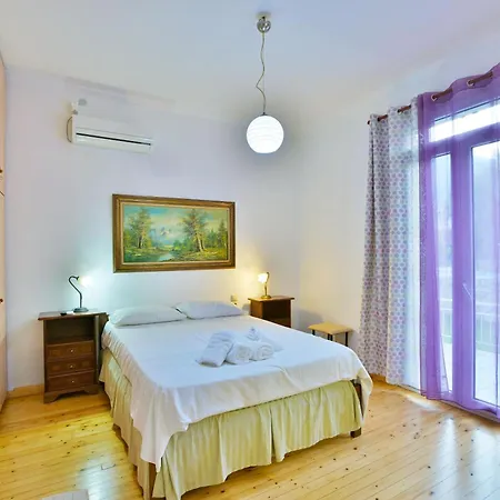 Drossos Garden House *