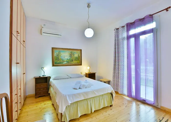 Drossos Garden House *